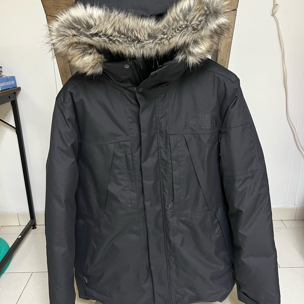 The North Face Men's Black Puffer Jacket with Fur Hood size large brand new